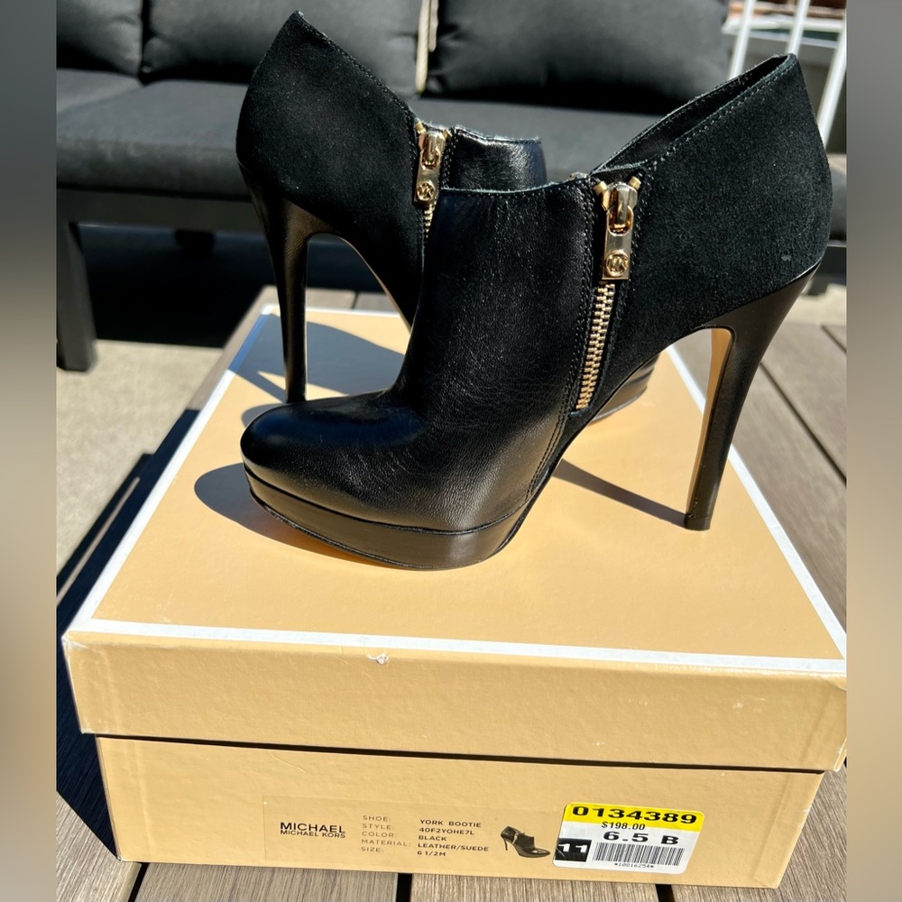 COPY - Michael Kors - platform leather ankle boots size 6.5